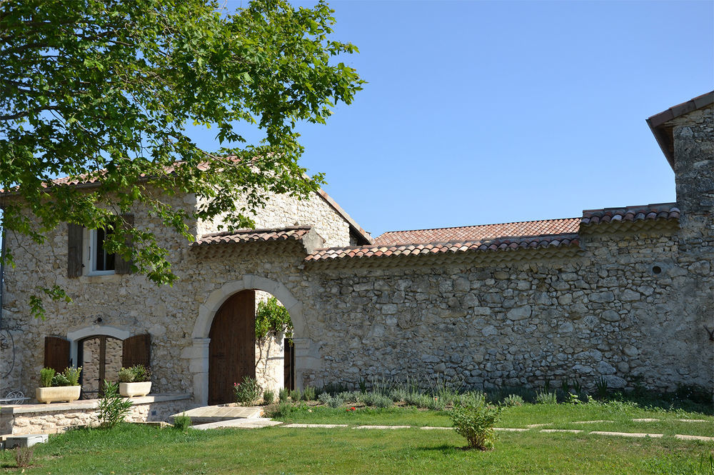 Hotel Le Tresor Des Templiers Malataverne Exterior foto